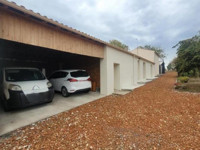 Maison à louer à Vouillé les Marais, Pays de la Loire, 205920€