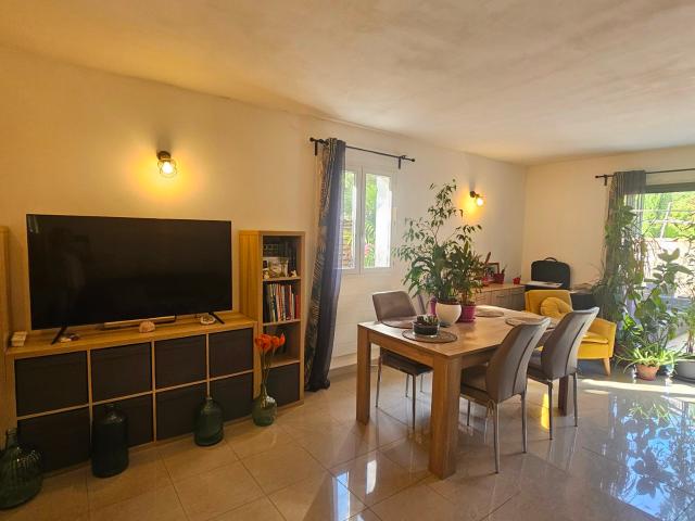 Maison à louer à Aubagne, Provence Alpes Côte d'Azur, 570000€