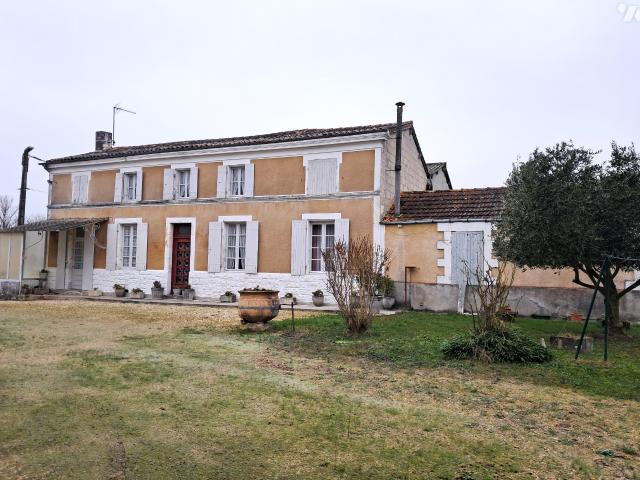 Maison en vente à Aujac, Nouvelle Aquitaine, 137800€