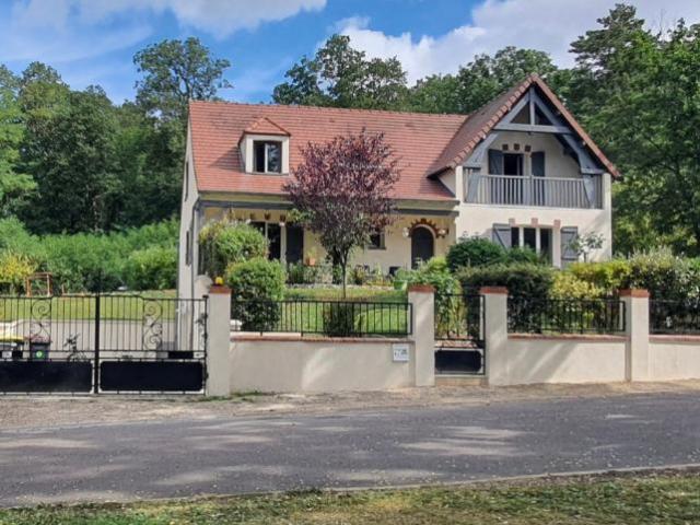 Maison en vente à Auxerre, Bourgogne Franche Comté, 350000€