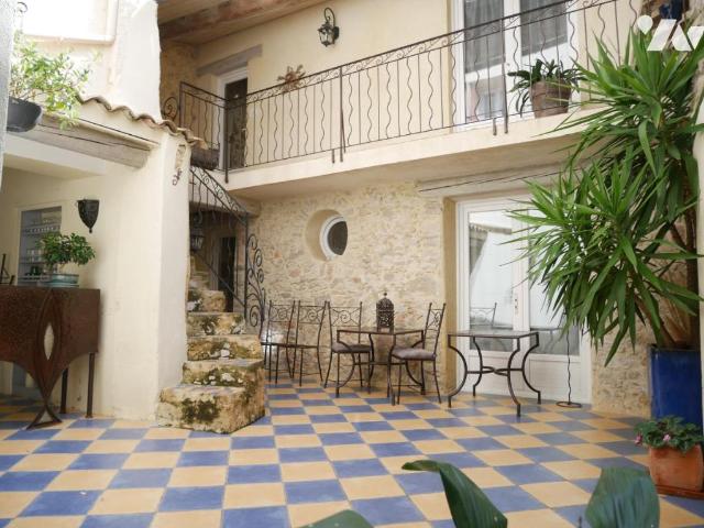 Maison à louer à Bouzigues, Occitanie, 690000€