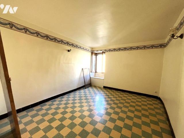 Maison à louer à Bourdic, Occitanie, 180000€