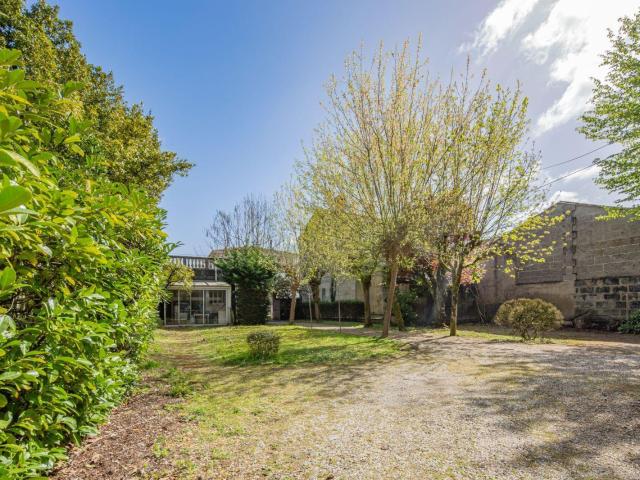 Maison en vente à Bouscat, Nouvelle Aquitaine, 1664 €