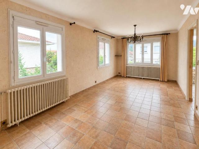 Maison à louer à Cahors, Occitanie, 218400€
