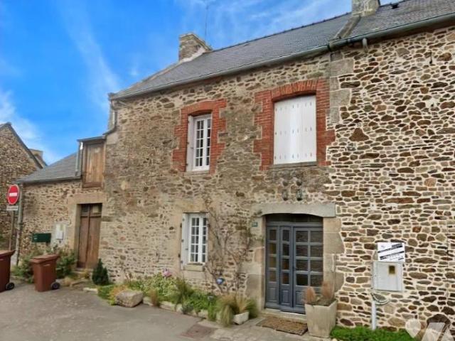 Maison en vente à Corseul, Bretagne, 135400€