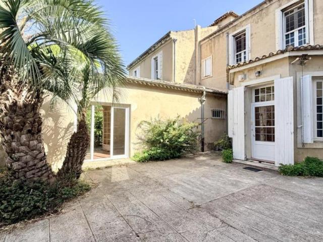 Maison à louer à Entre Vignes, Occitanie, 999000€