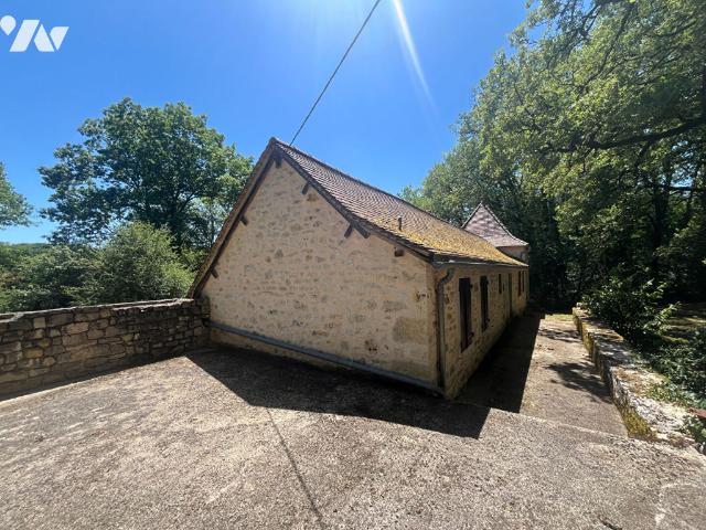 Maison à louer à Figeac, Occitanie, 260500€
