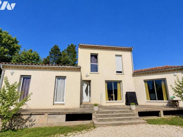 Maison à louer à Foissac, Occitanie, 439000€
