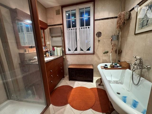 Maison à louer à Gennevilliers, Île de France, 436000€