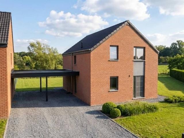 Maison en Vente à Geer