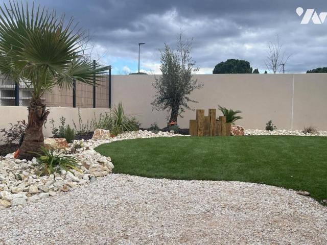 Maison à louer à Gignac, Occitanie, 499000€
