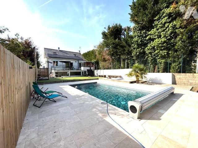 Maison à louer à Herbiers, Pays de la Loire, 270000€