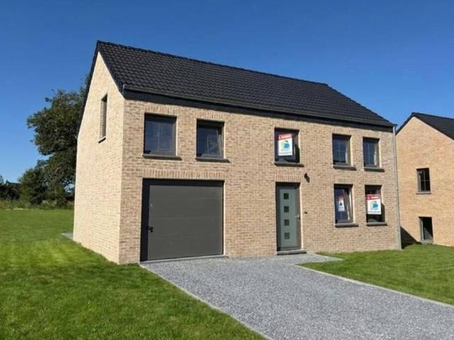 Maison en Vente à Houyet