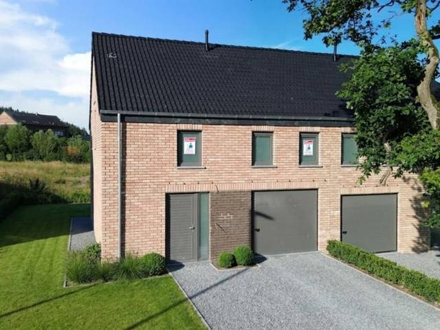 Maison en Vente à Houyet