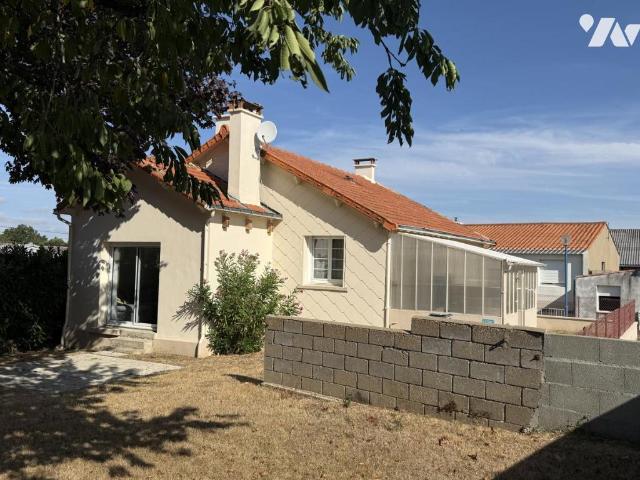 Maison à louer à Landeronde, Pays de la Loire, 187400€