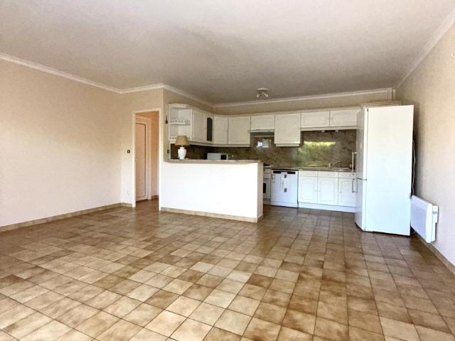 Maison à louer à Lunel, Occitanie, 266500€