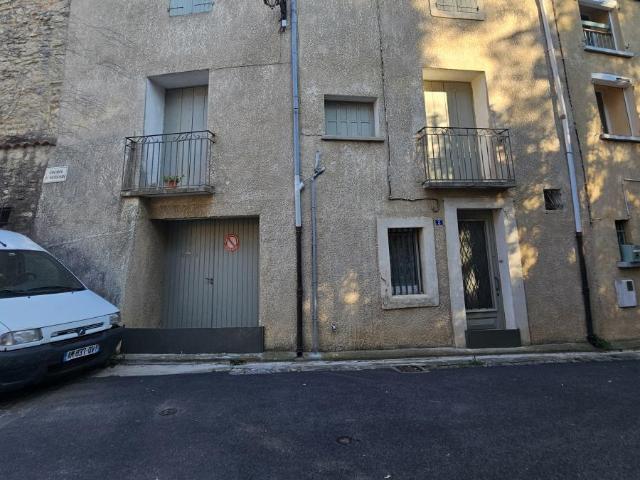 Maison à louer à Nézignan l'Évêque, Occitanie, 176100€