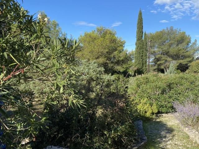 Maison à louer à Nîmes, Occitanie, 559000€