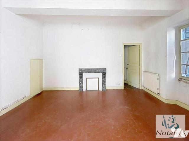 Maison à louer à Orgon, Provence Alpes Côte d'Azur, 436800€