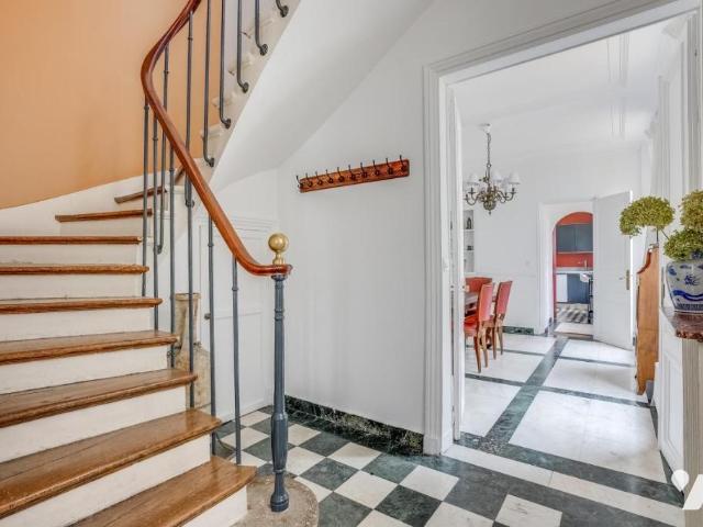 Maison à louer à Paris 8e Arrondissement, Île de France, 1890 €