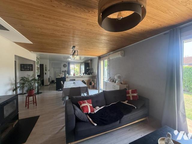 Maison à louer à Pouzin, Auvergne Rhône Alpes, 259000€