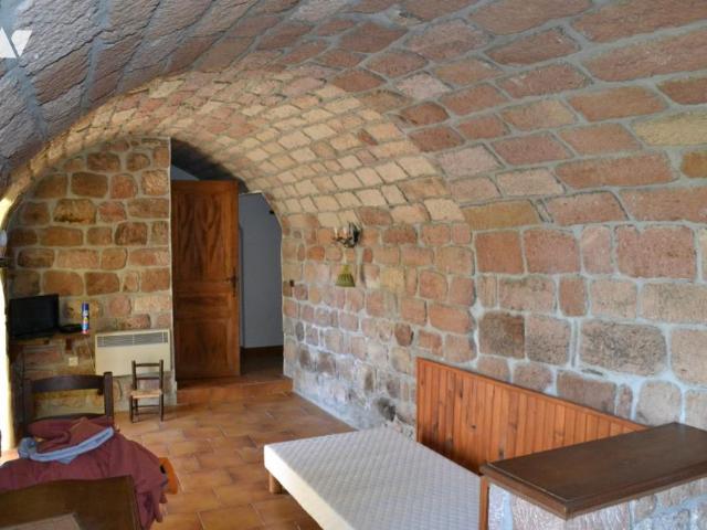 Maison à louer à Planzolles, Auvergne Rhône Alpes, 472500€