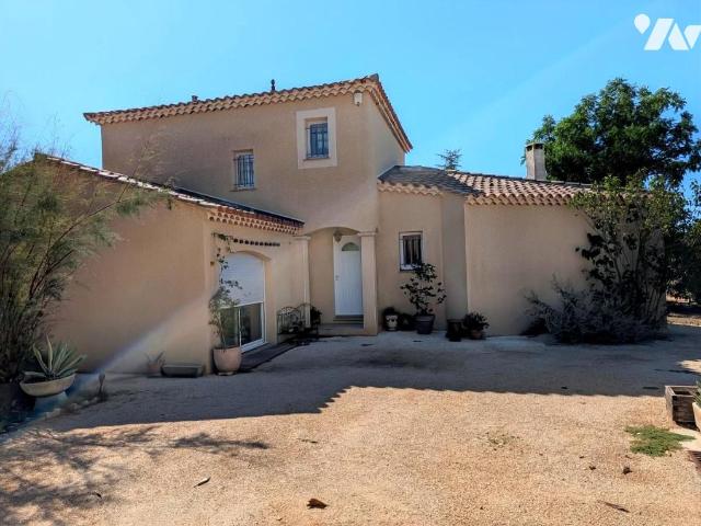 Maison à louer à Saint Chaptes, Occitanie, 385000€