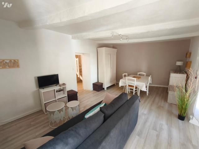 Maison à louer à Saint Étienne les Orgues, Provence Alpes Côte d'Azur, 151000€