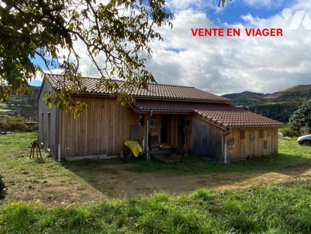 Maison à louer à Saint Félicien, Auvergne Rhône Alpes, 70000€