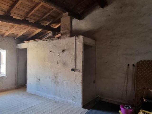 Maison à louer à Saint Gilles, Occitanie, 76320€