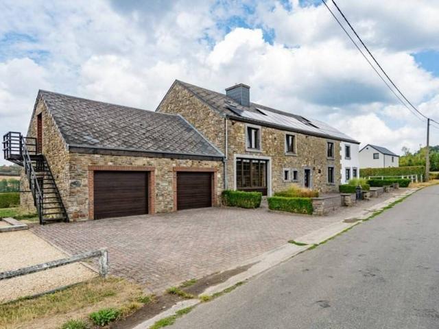 Maison en Vente à Saint Hubert