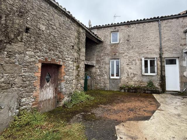 Maison à louer à Saint Malô du Bois, Pays de la Loire, 110000€