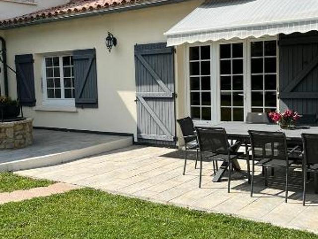 Maison à louer à Saint Michel en l'Herm, Pays de la Loire, 505400€