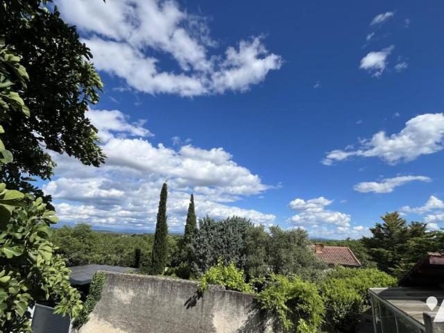 Maison à louer à Sauveterre, Occitanie, 260000€