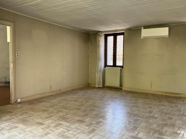 Maison à louer à Souillac, Occitanie, 100000€