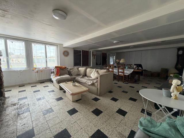 Maison / Ensemble Immobilier De 350 m2 À Fort Potentiel Herc. 350m² Herchies