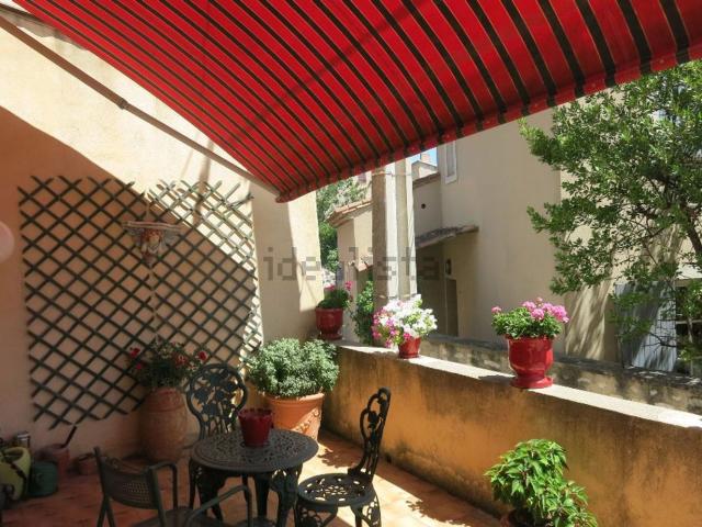 Maison, Éguilles