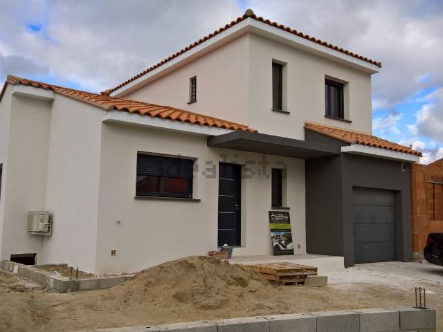 Maison, Elne