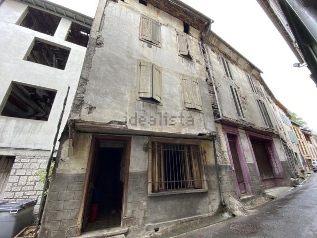 Maison, Ercé