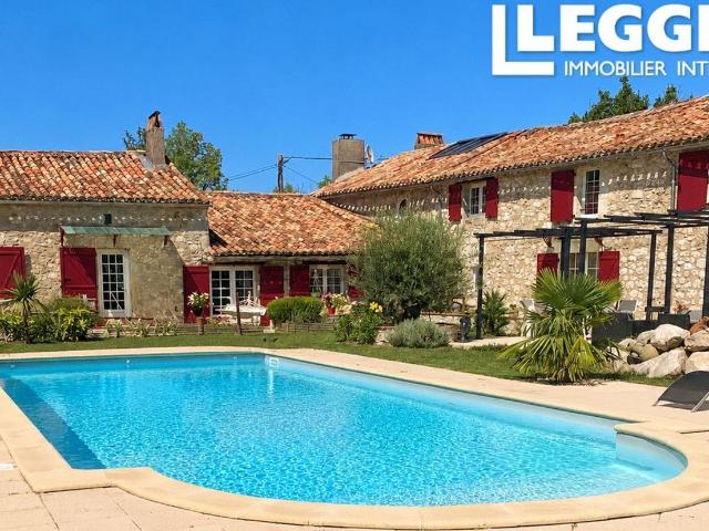 Maison, Espiens