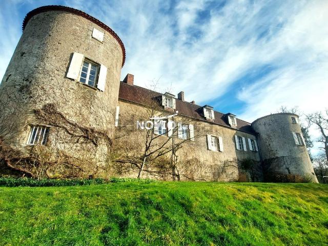 Maison, Confolens