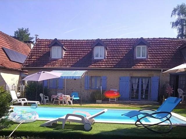 Maison et Gîte de Charme avec Piscine à Montignac