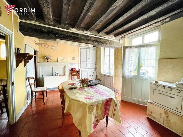 Maison avec dépendances, Fort potentiel à Thury