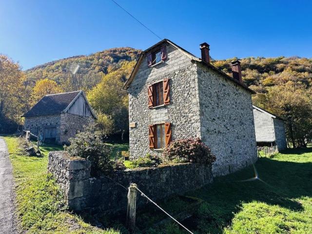 Maison et dépendances,Au pied du Valier 09800