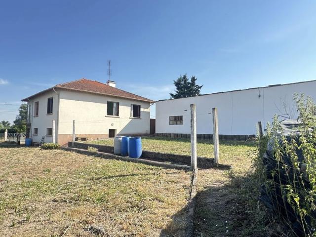 Maison et dépendances secteur Vougy