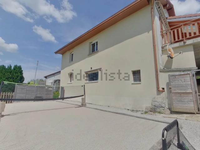 Maison, Étival