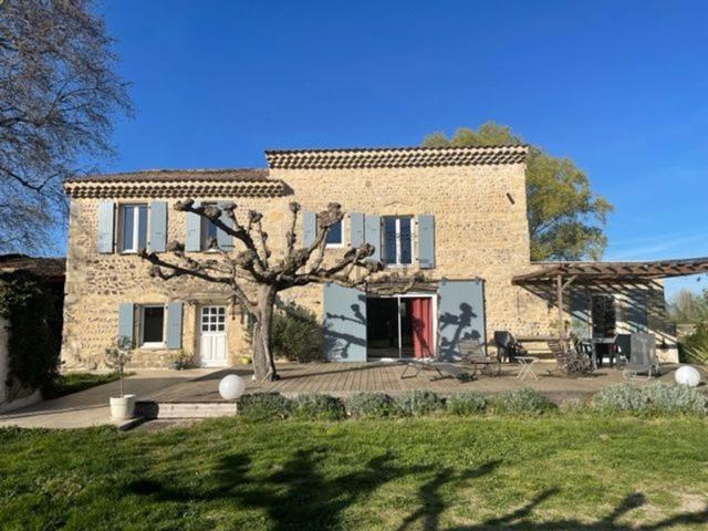 Maison, Étoile sur Rhône