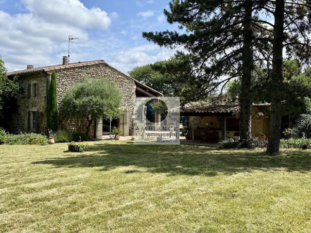 Maison, Étoile sur Rhône