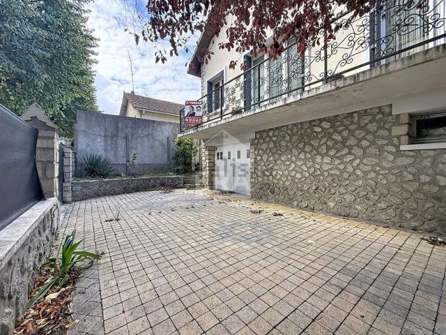 Maison, Étréchy