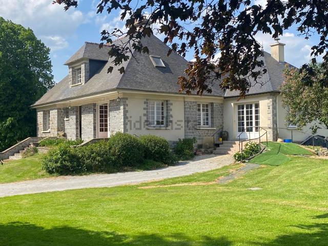 Maison, Étrelles